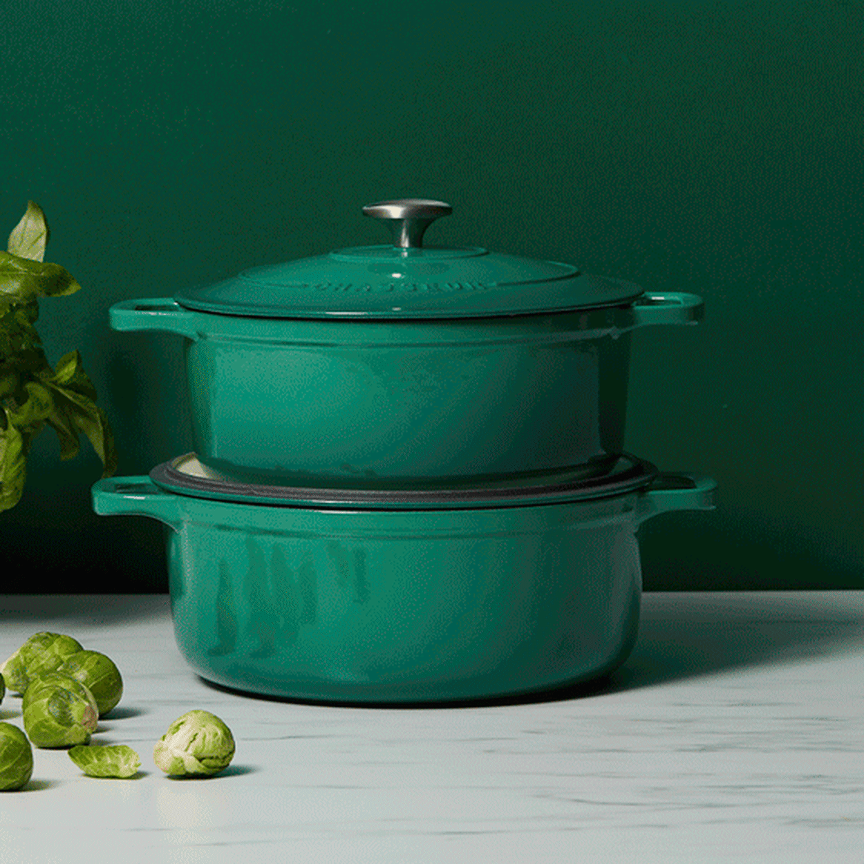 Chasseur Round French Oven 28cm - 6L Emerald Green Image 2