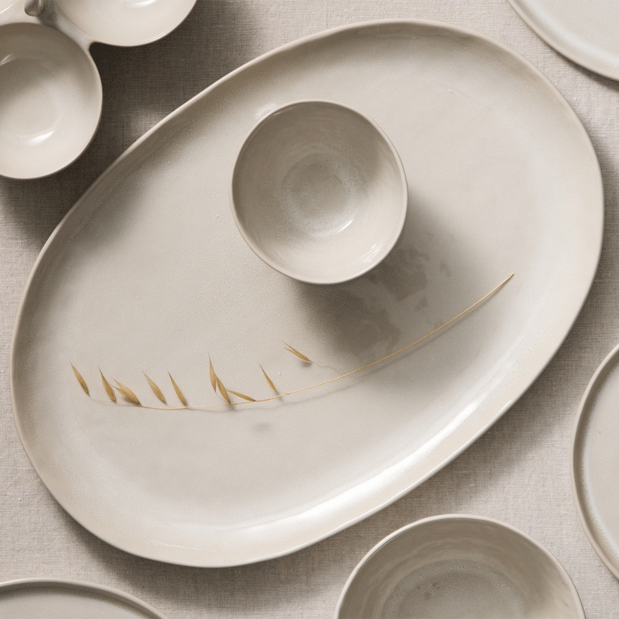 Salisbury & Co Maison Oval Serving Platter 40x29cm Nougat Image 5