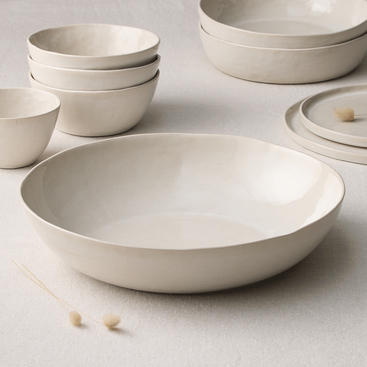 Salisbury & Co Maison Salad Bowl 33cm Nougat Image 6