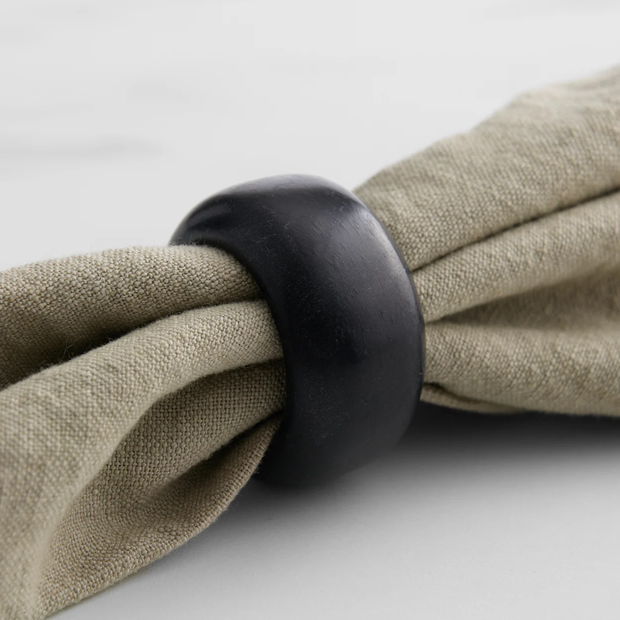 Salisbury & Co Riviera Marble Napkin Ring Set of 4 Black Image 2