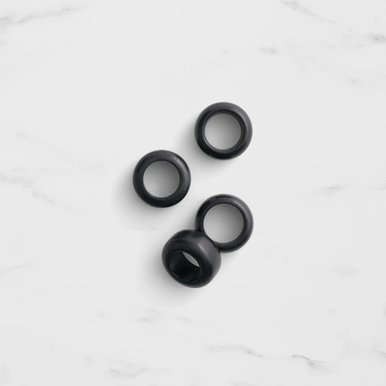 Salisbury & Co Riviera Marble Napkin Ring Set of 4 Black Image 3