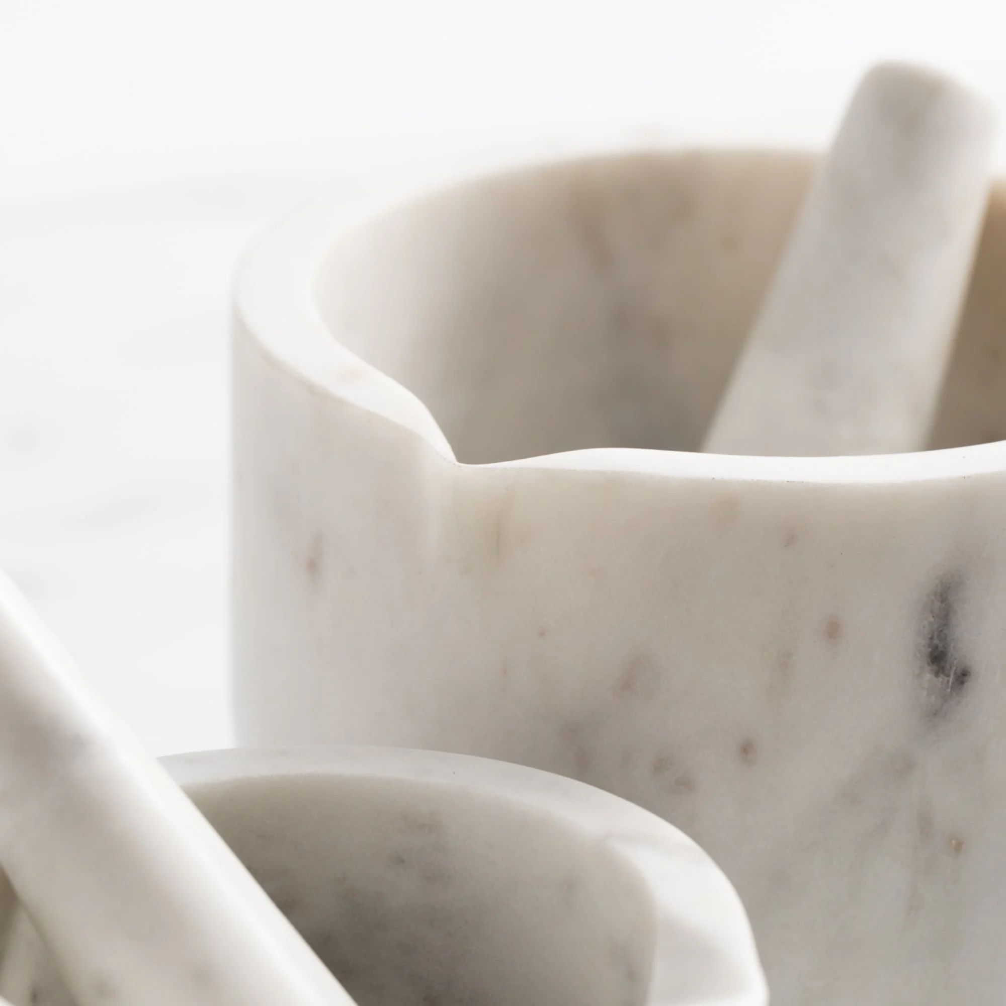 Salisbury & Co Carra Mortar and Pestle 14cm White Image 3