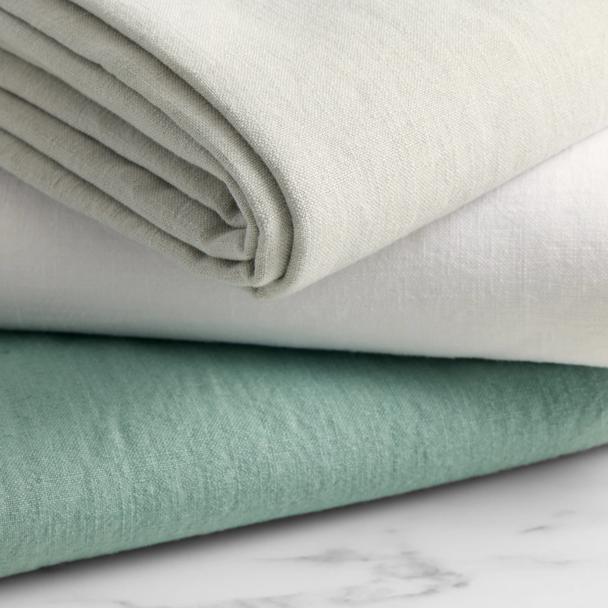 Salisbury & Co Classic Tablecloth 250x150cm White Image 3