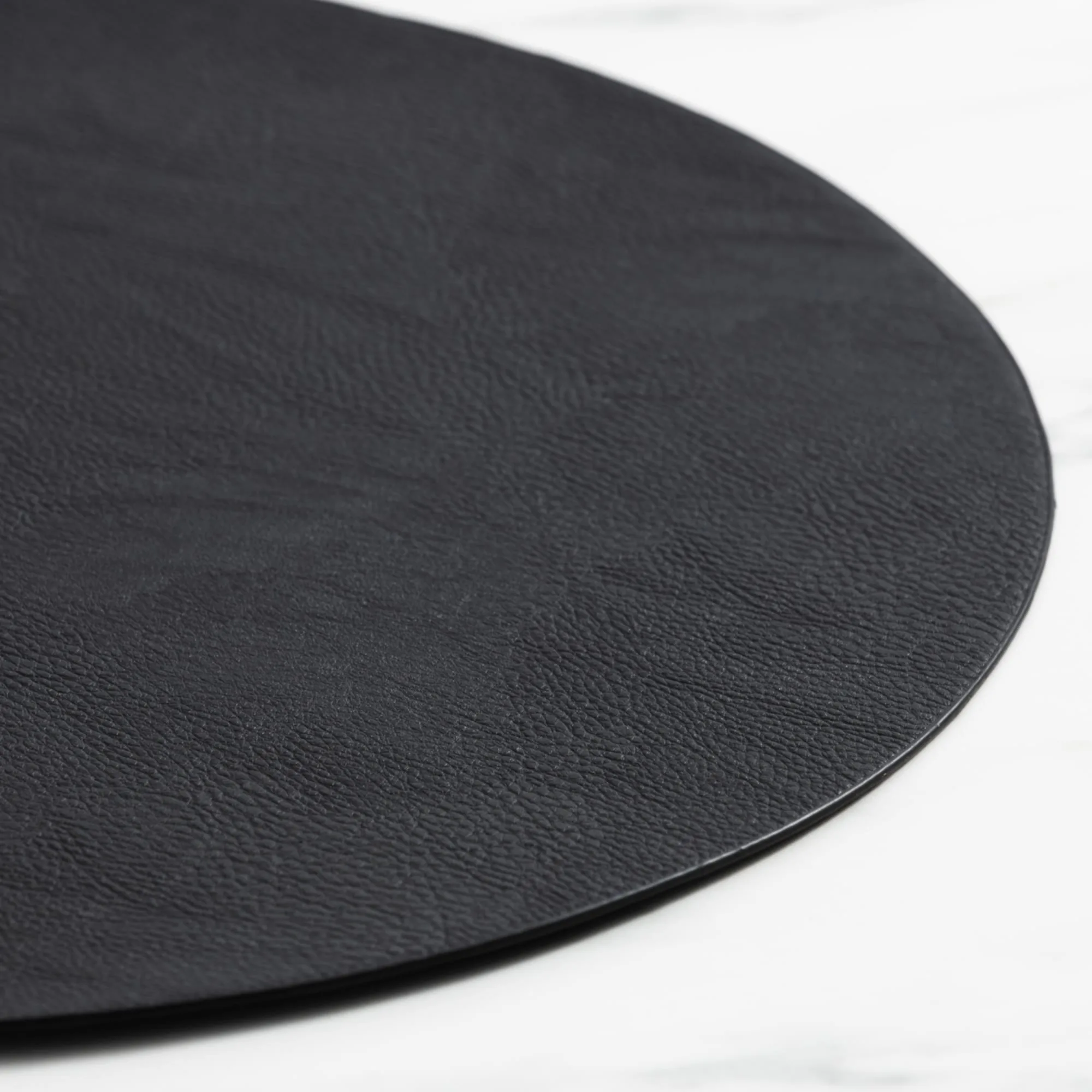 Salisbury & Co Siena Round Placemat 38cm Black Image 3