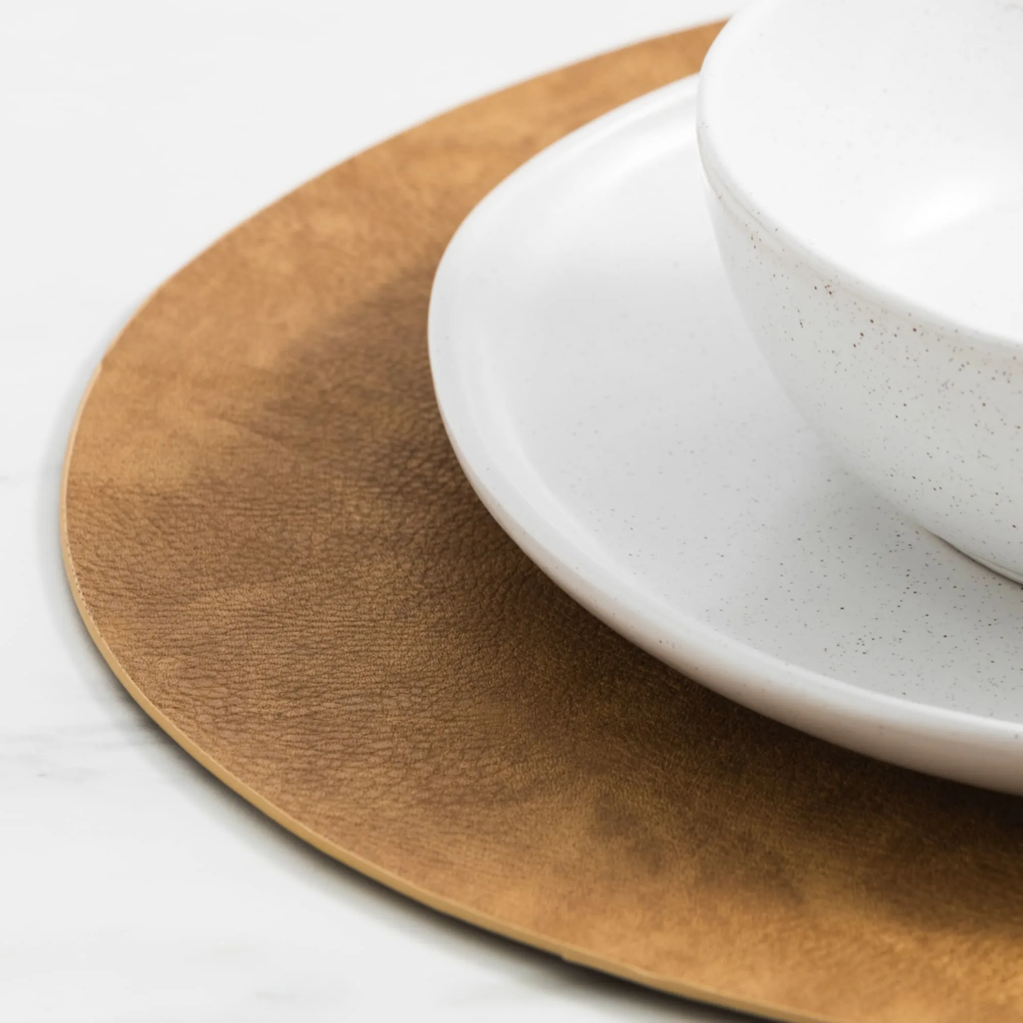 Salisbury & Co Siena Round Placemat 38cm Brown Image 2
