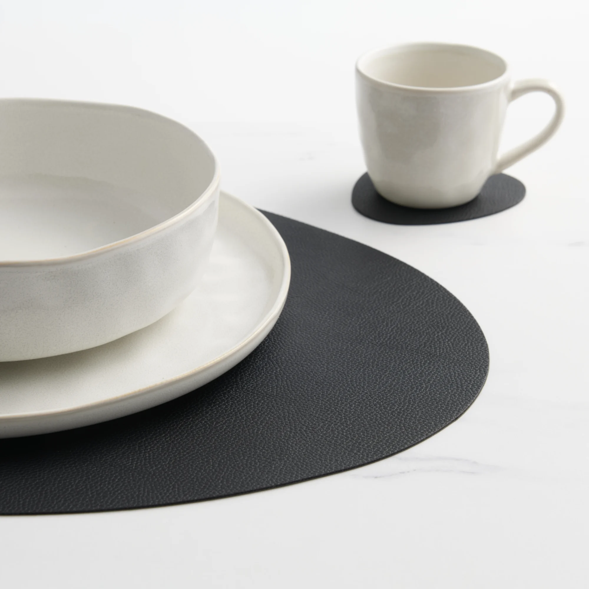 Salisbury & Co Modern Placemat 37x34cm Black Image 2