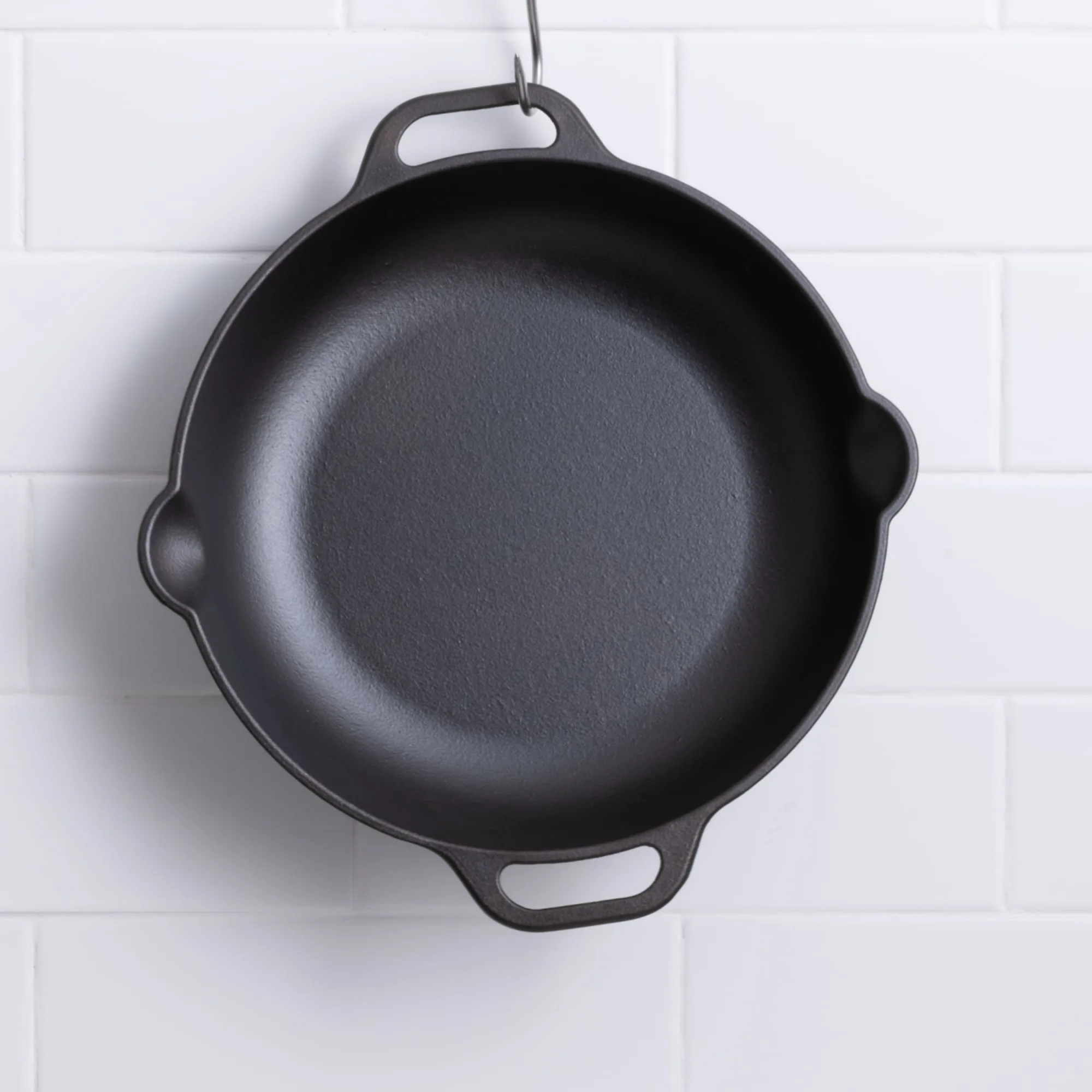 Victoria Seasoned Cast Iron Open Chef's Pan 33cm Image 3