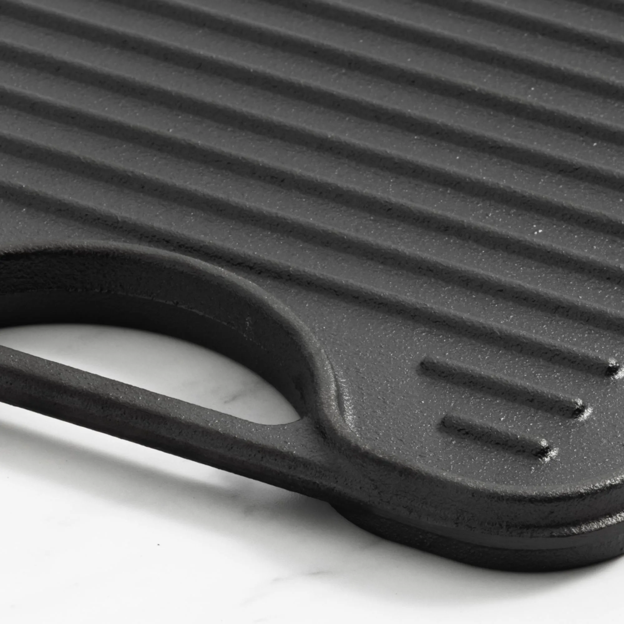 Victoria Seasoned Cast Iron Reversible Grill 47x25cm Image 3