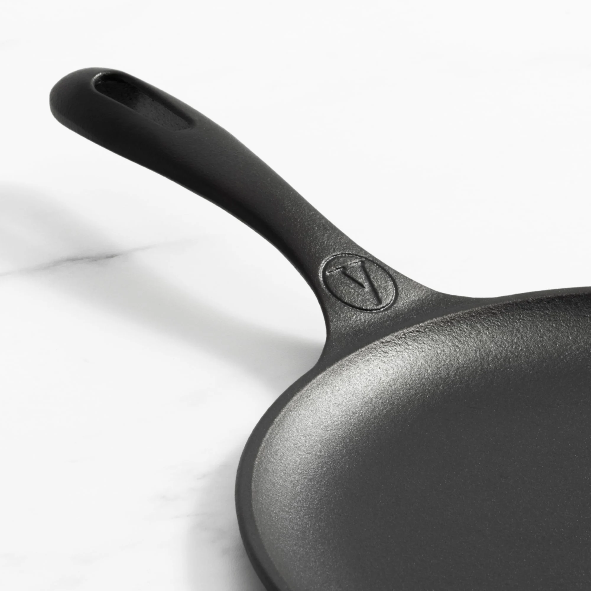 Victoria Seasoned Cast Iron Round Griddle Pan 26cm Image 2
