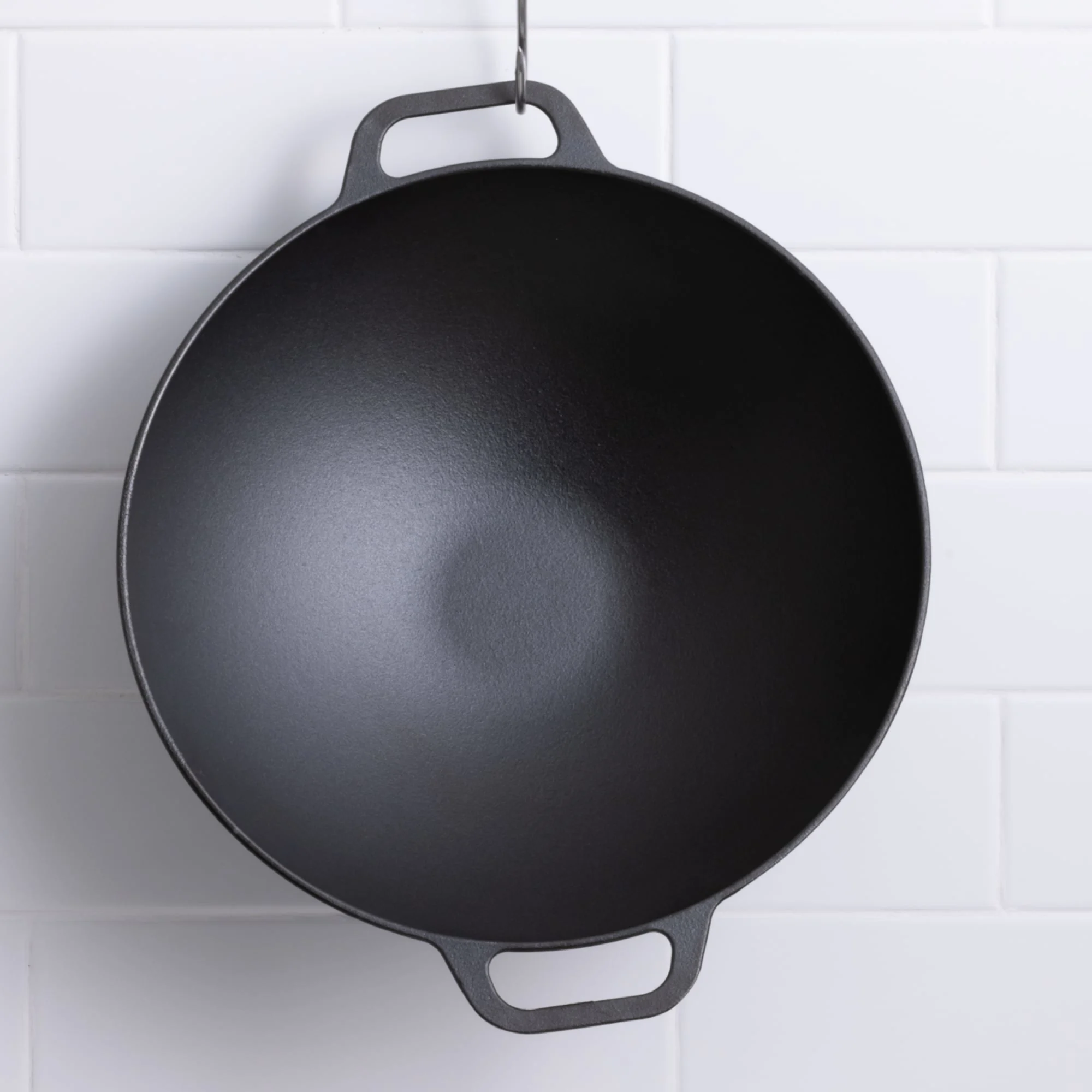Victoria Seasoned Cast Iron Wok 35.5cm Image 3