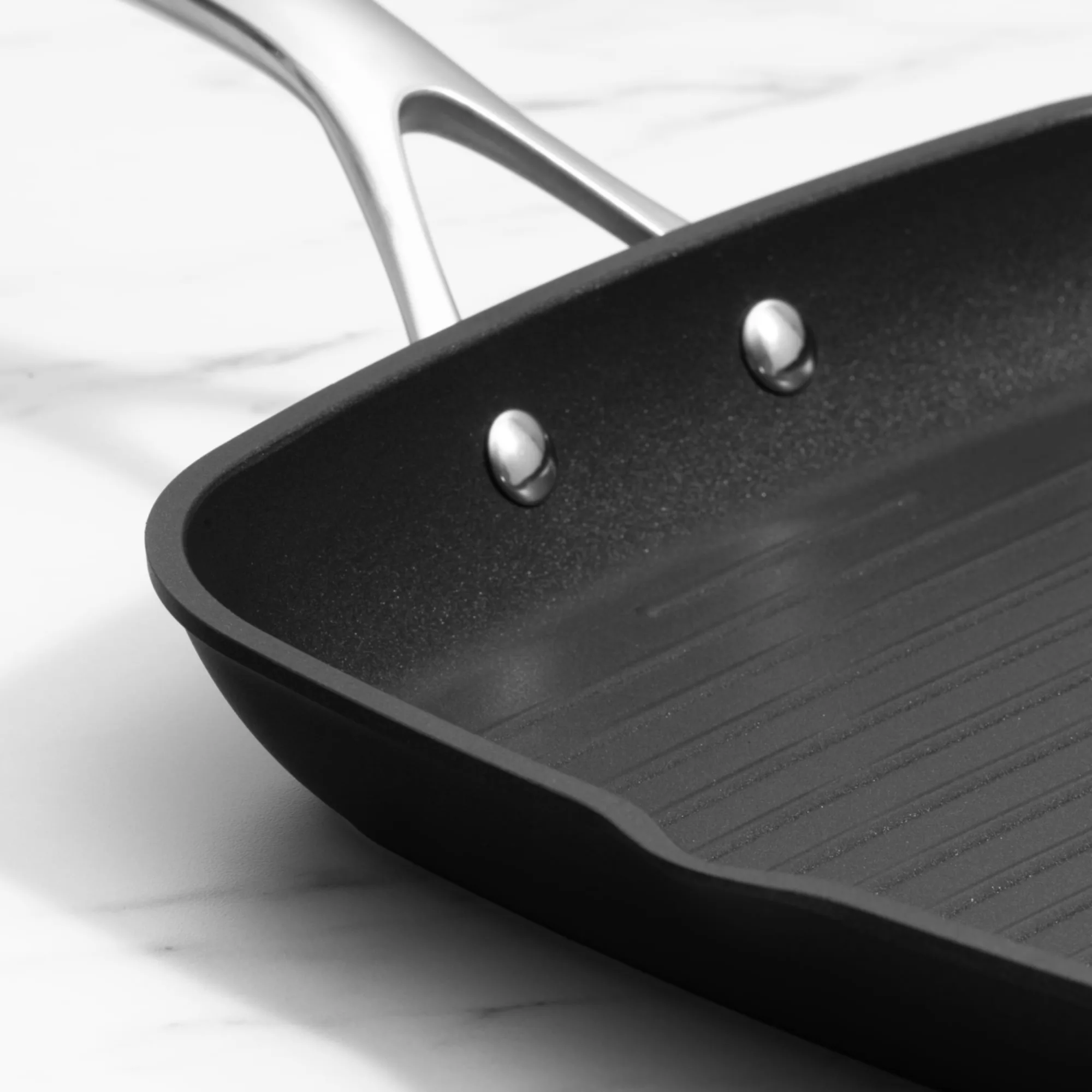 Wolstead Superior+ Square Forged Grill 28cm Image 2