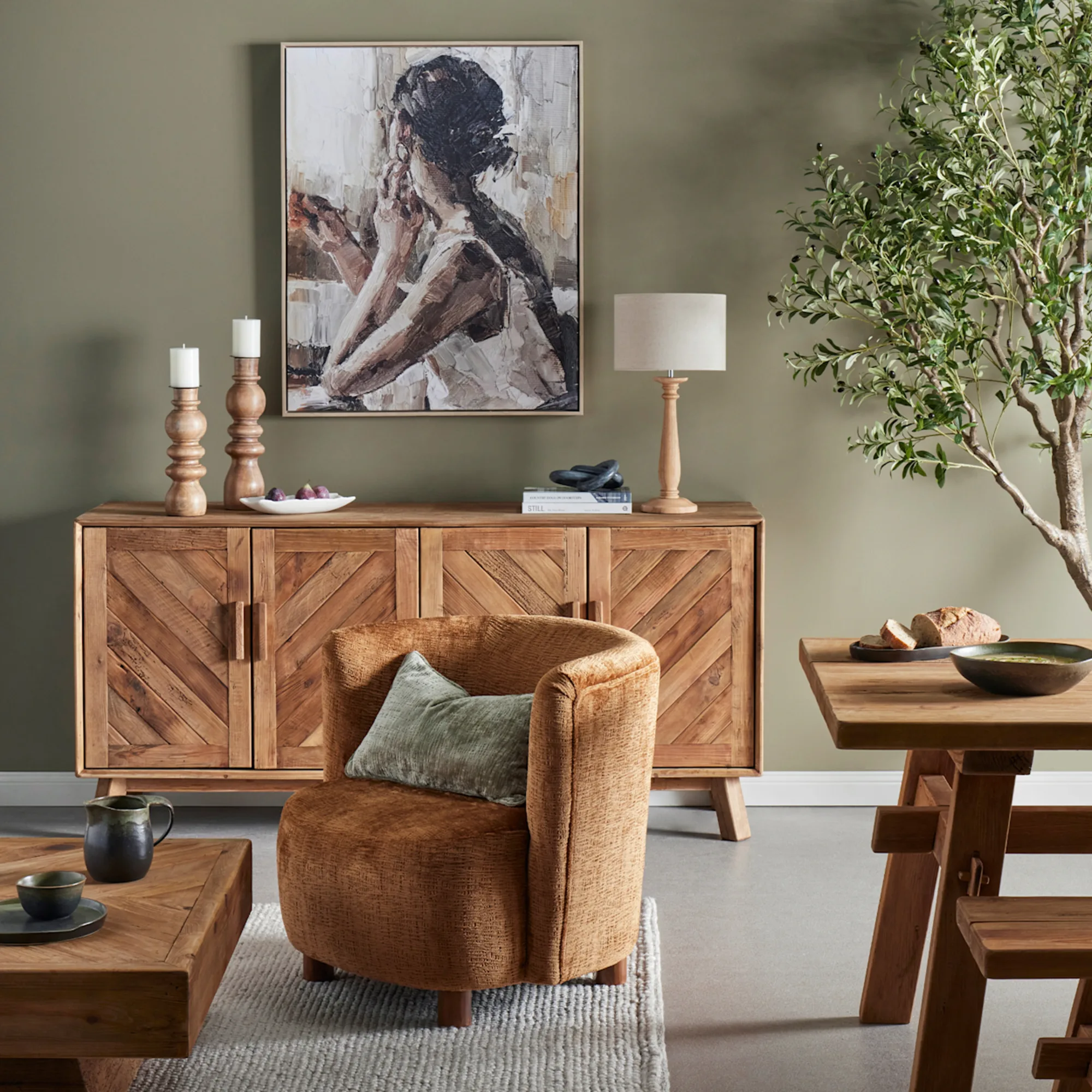 Amalfi Classic Pedestal Table Lamp Image 4