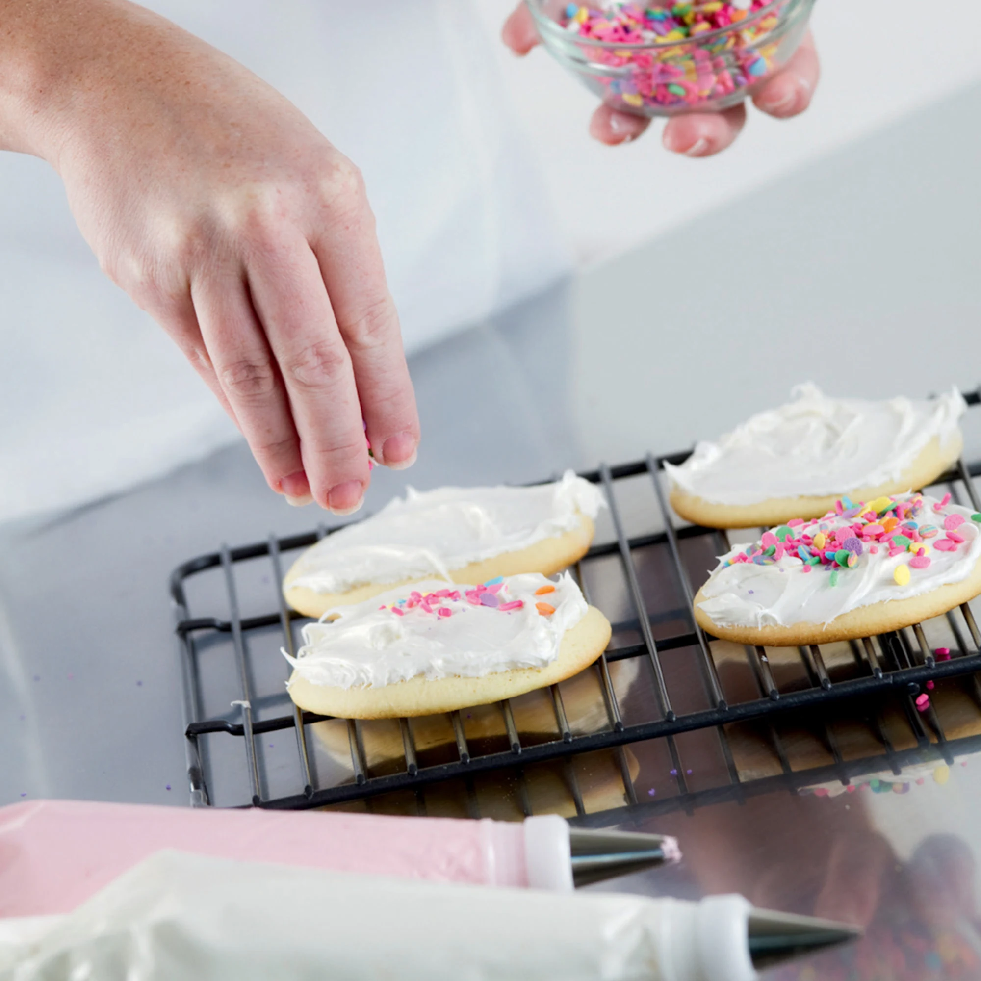 Avanti Cookie Press and Icing Set 17pc Image 2