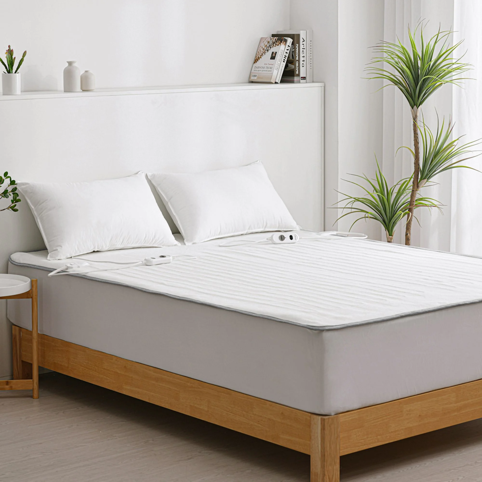 Dreamaker Fitted Electric Blanket Lifestyle Image 1