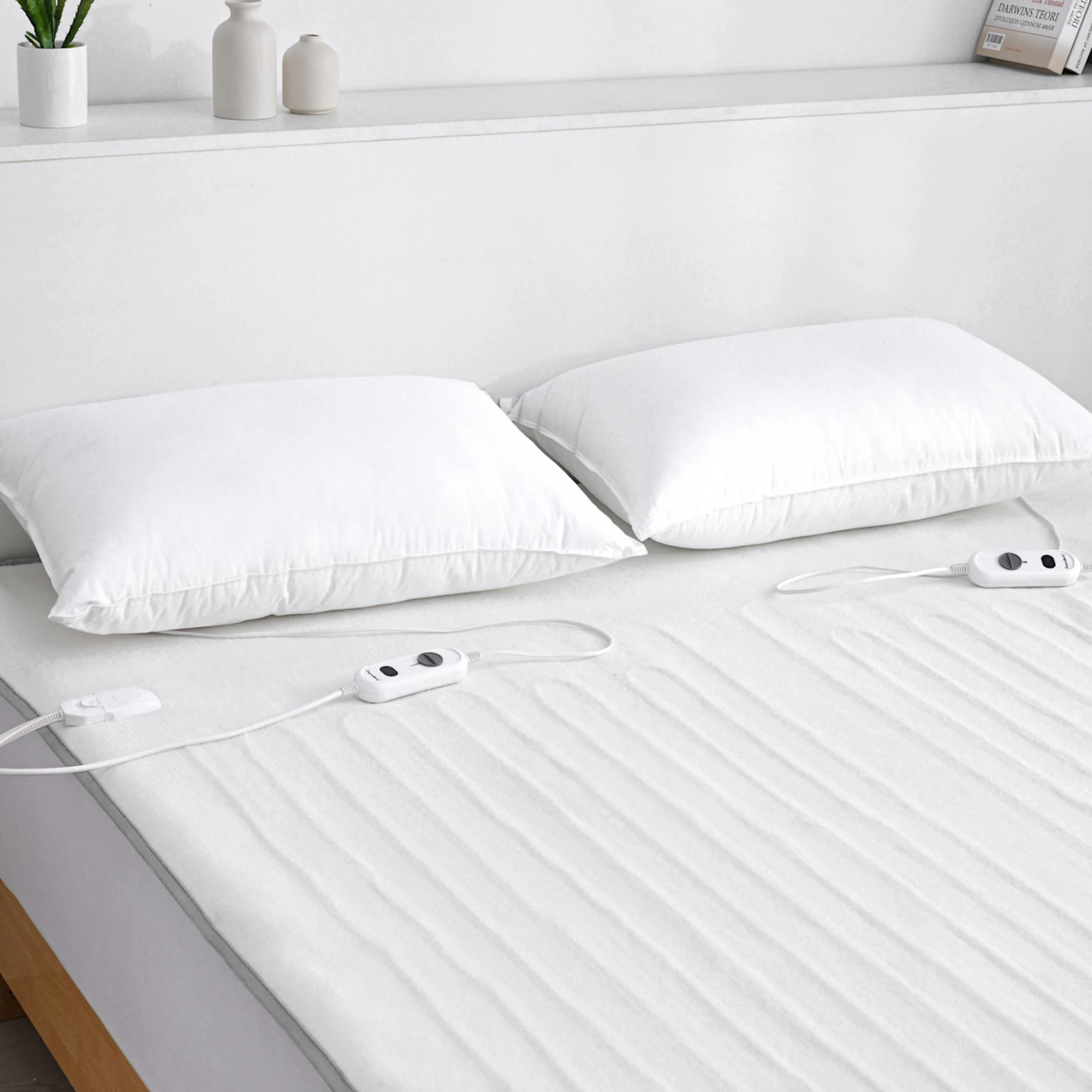 Dreamaker Fitted Electric Blanket Lifestyle Image 2