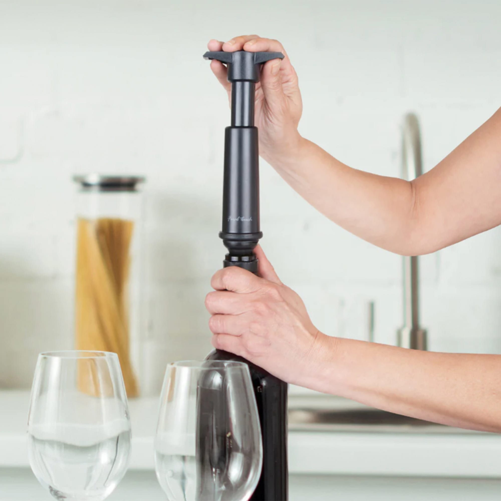 Final Touch Wine Bottle Pump with Two Stopper Image 2