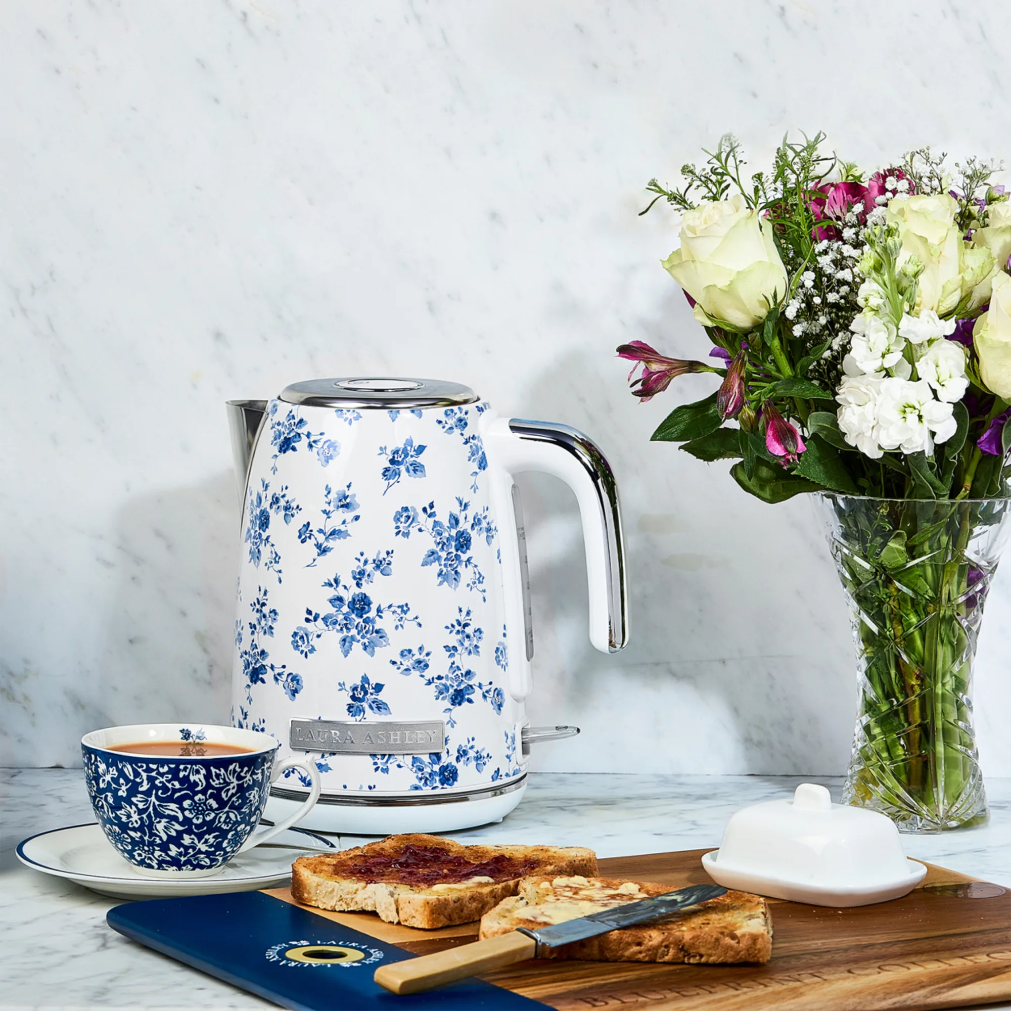 Laura Ashley China Rose Electric Kettle 1.7L White Image 3