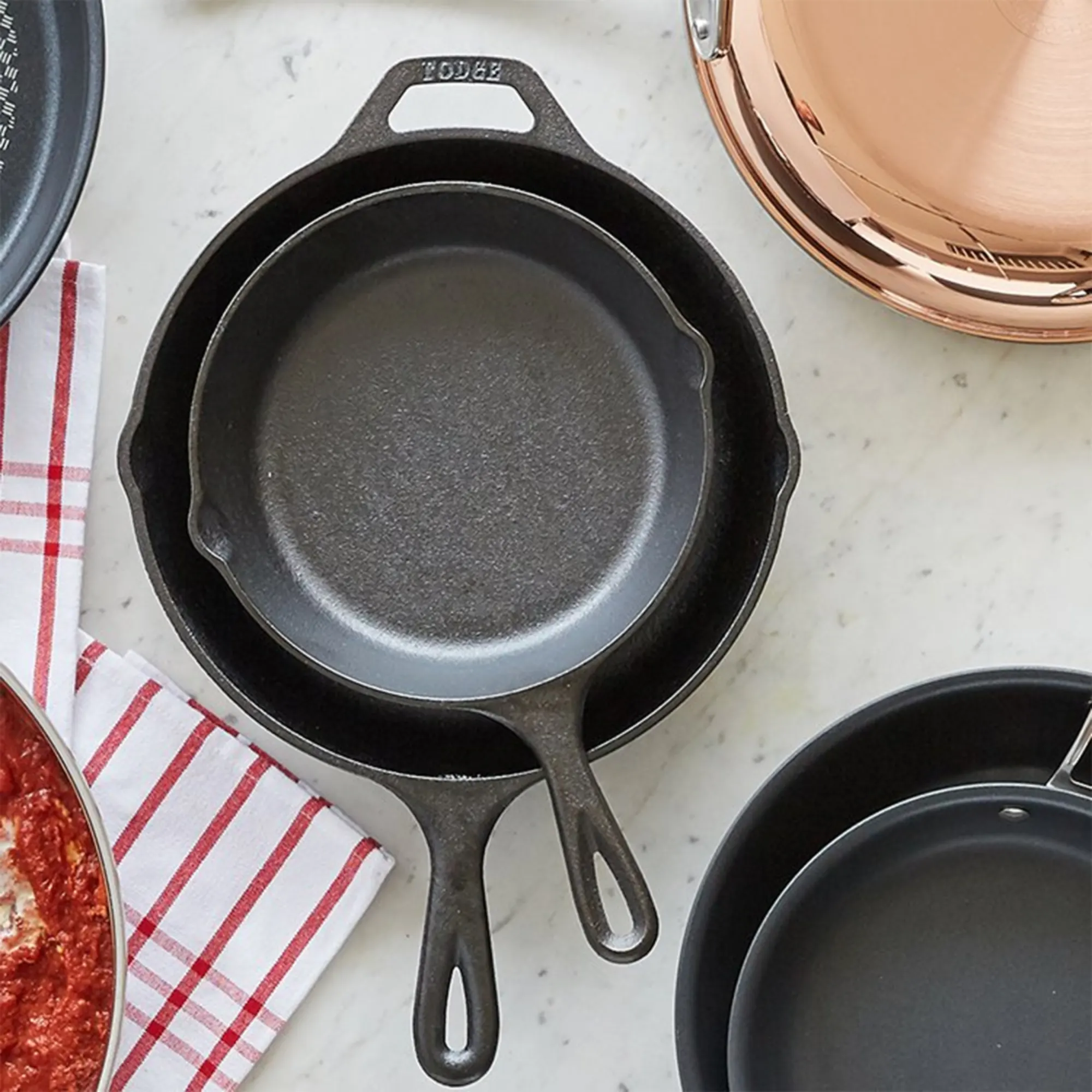 Lodge Cast Iron Skillet 22cm Image 3