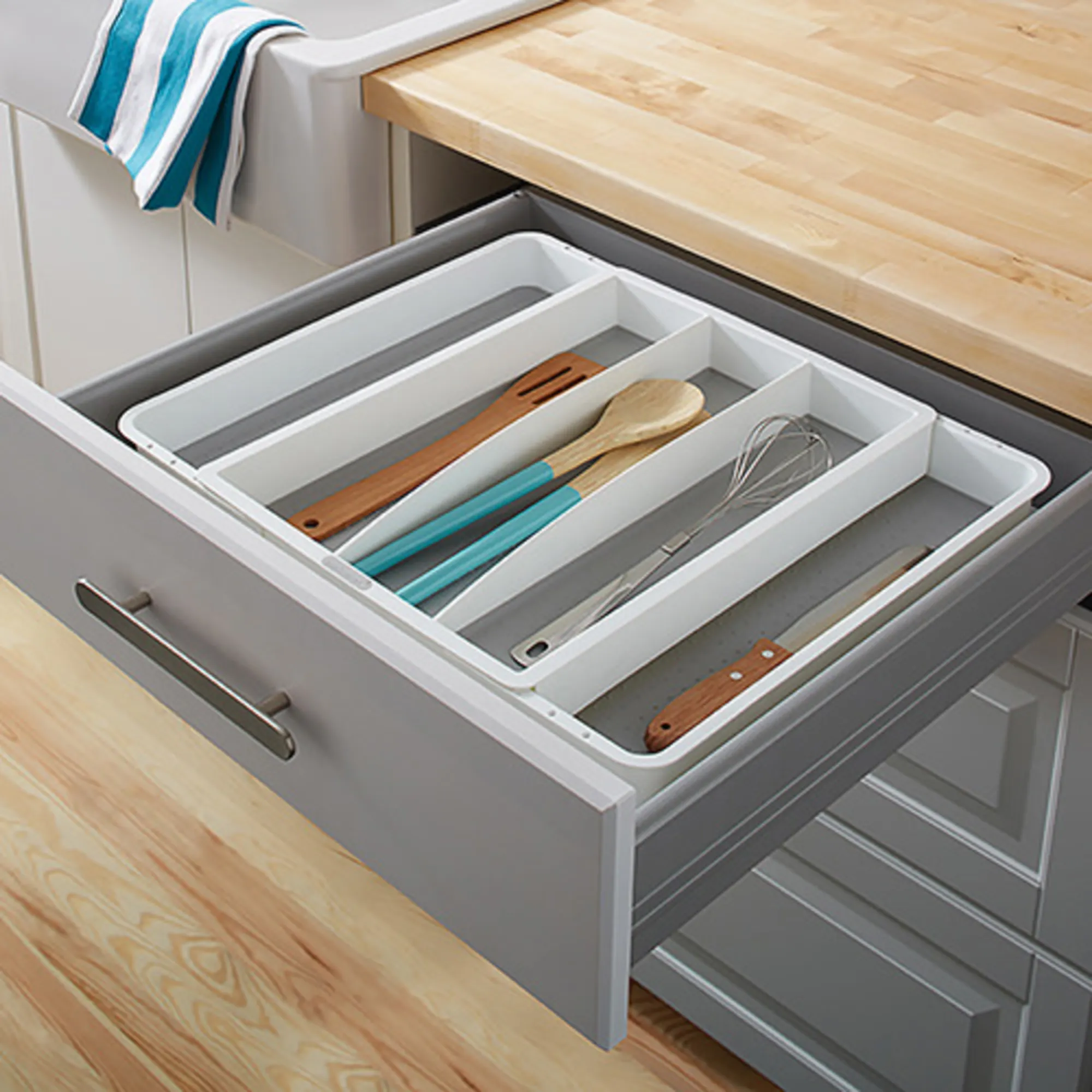 Madesmart Expandable Utensil Tray Image 3