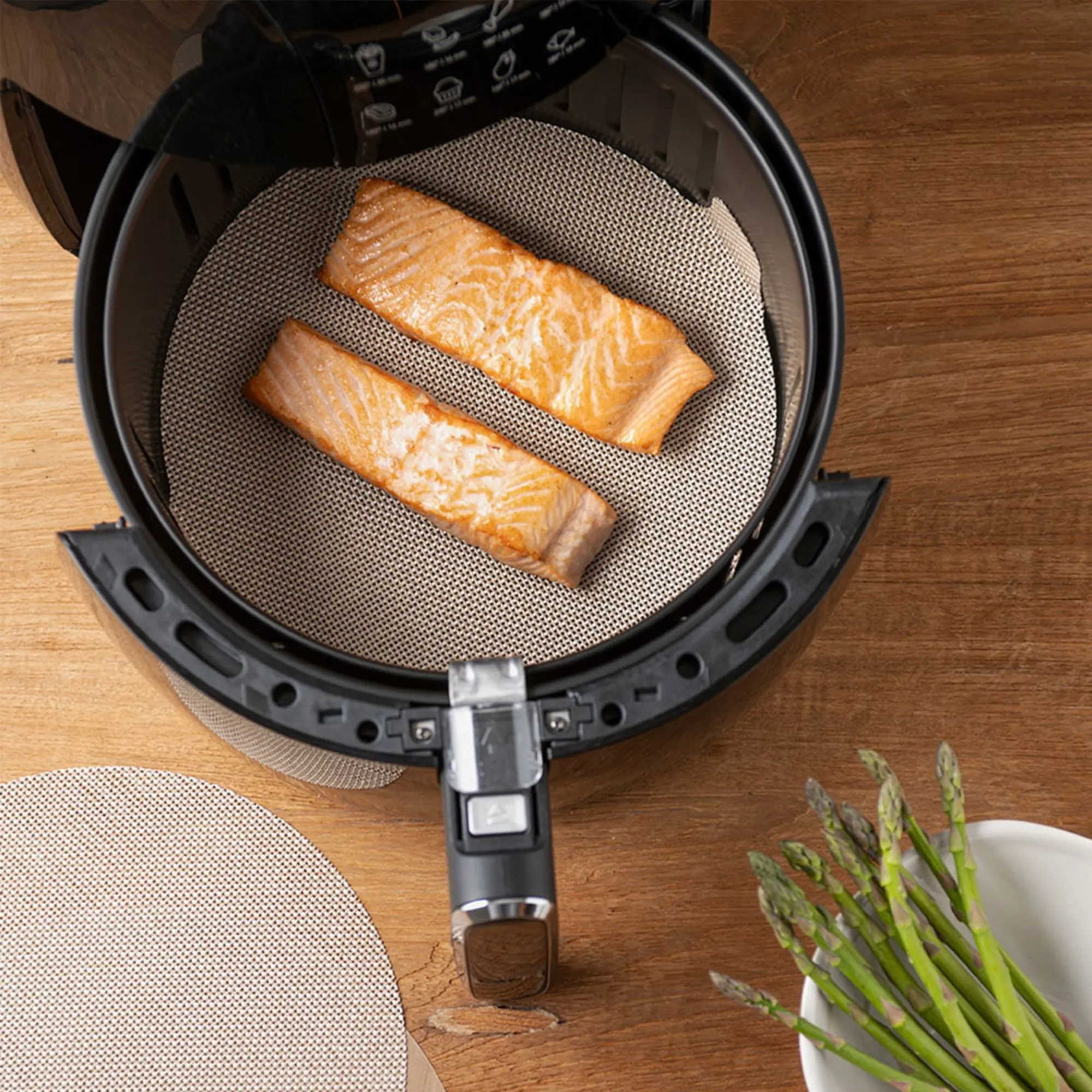 NoStik Round Air Fryer Liner 23.5cm Set of 2 Image 3