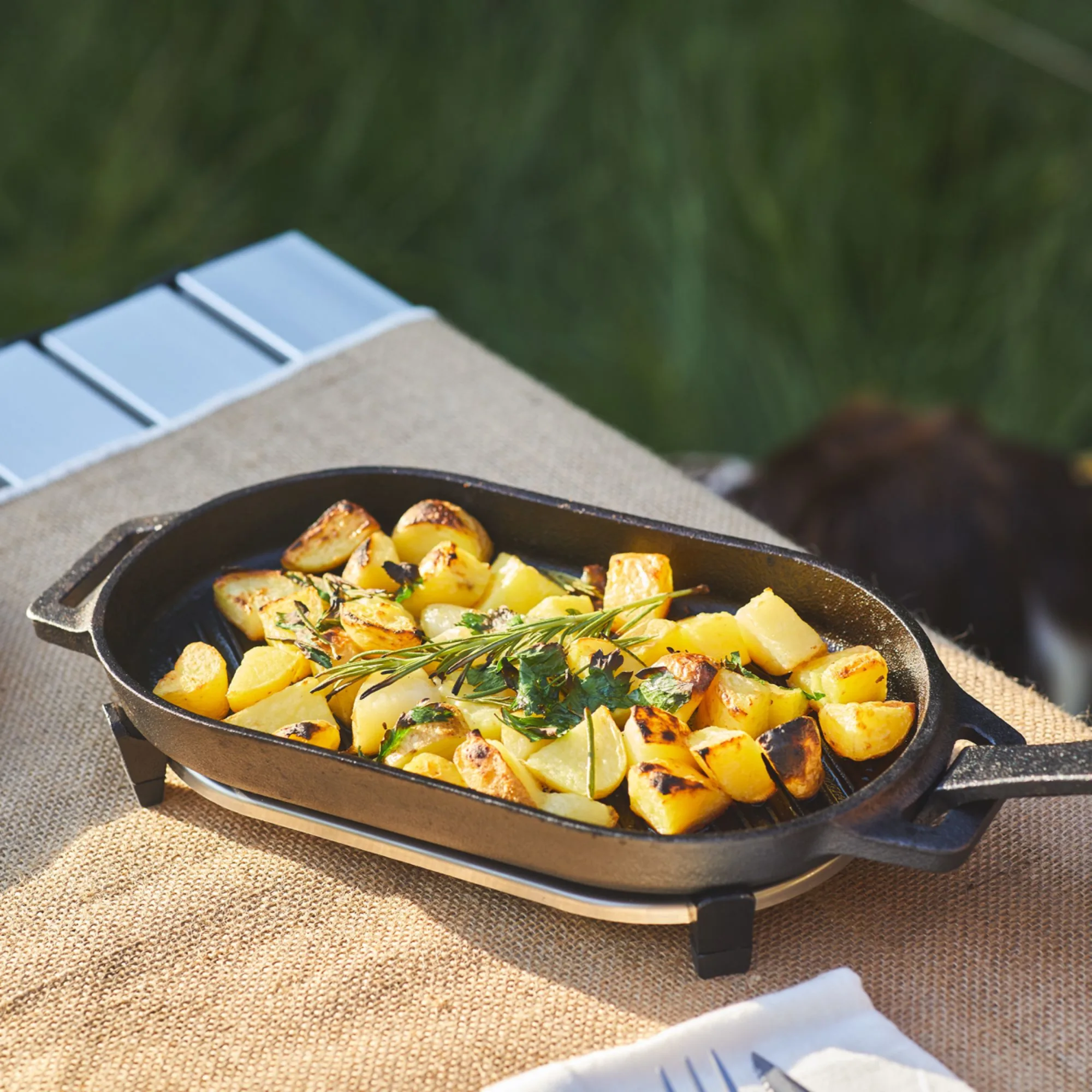 Ooni Cast Iron Grizzler Pan 46x16cm Image 3