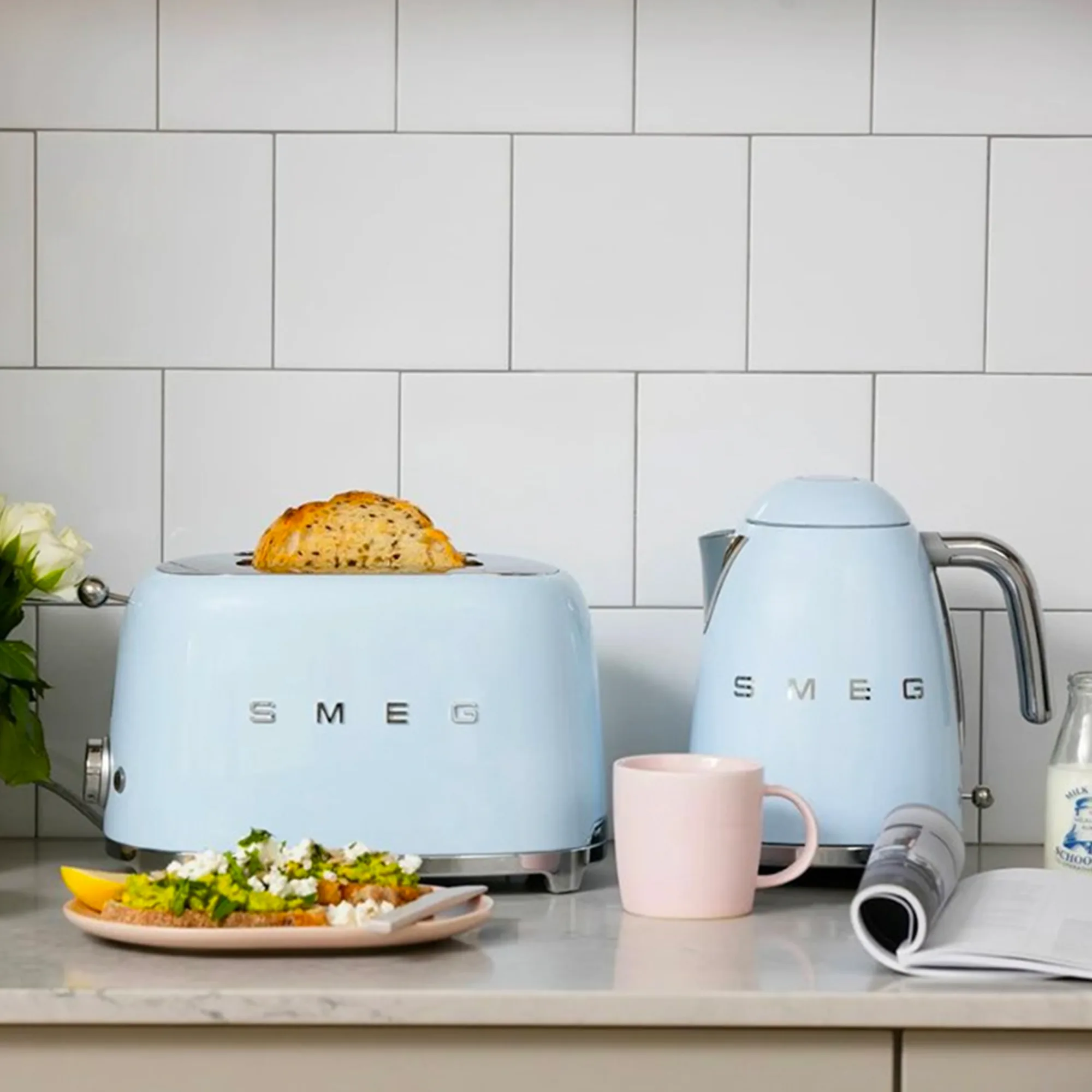 Smeg 50's Retro Style Kettle 1.7L Pastel Blue Image 2
