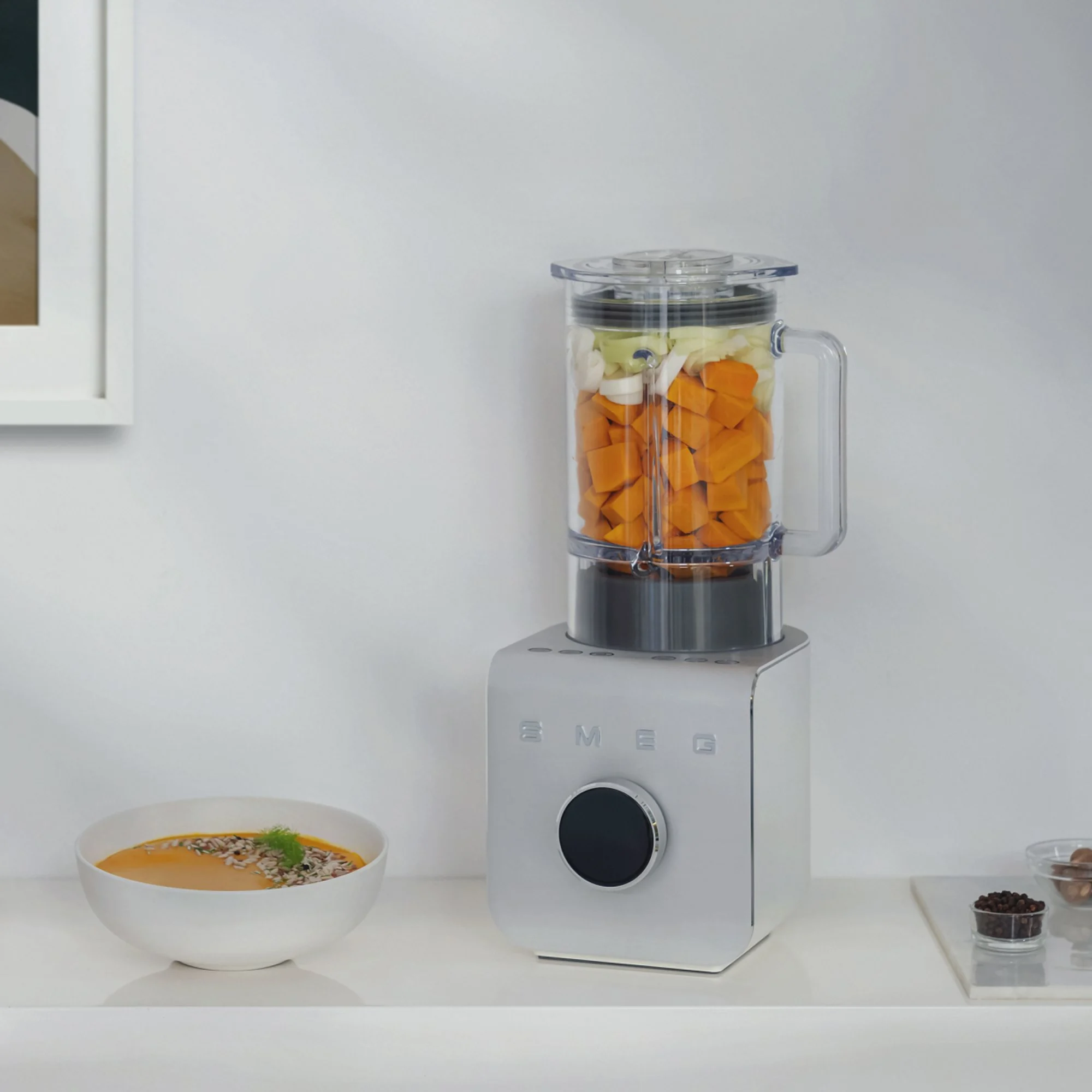 Smeg High Performance Blender with Vacuum Pump 1.5L Matte White Image 2