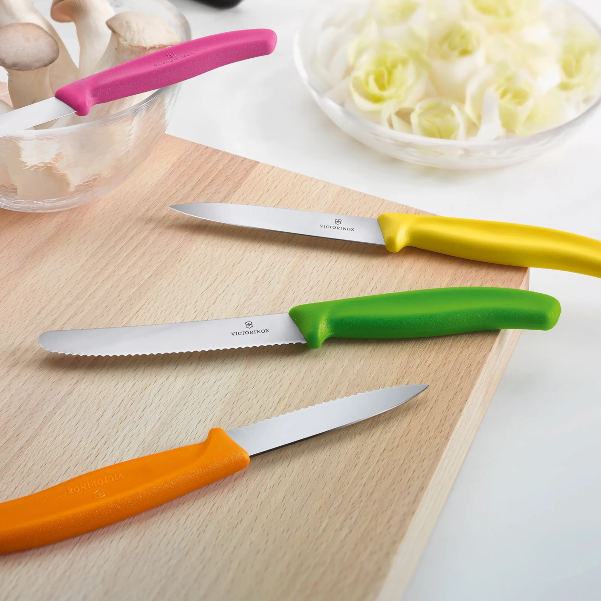 Victorinox Serrated Tomato & Sausage Knife 11cm Green Image 2