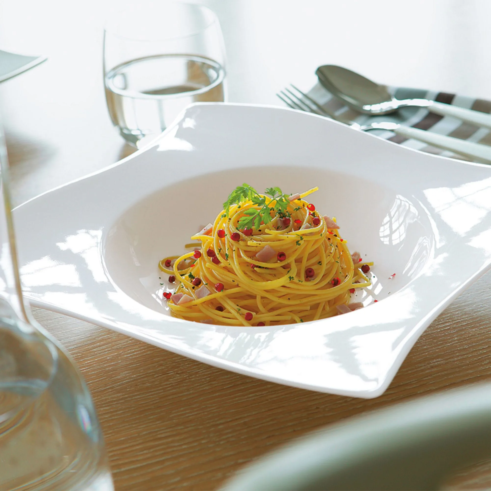 Villeroy & Boch NewWave Pasta Plate 31.5cm Image 3
