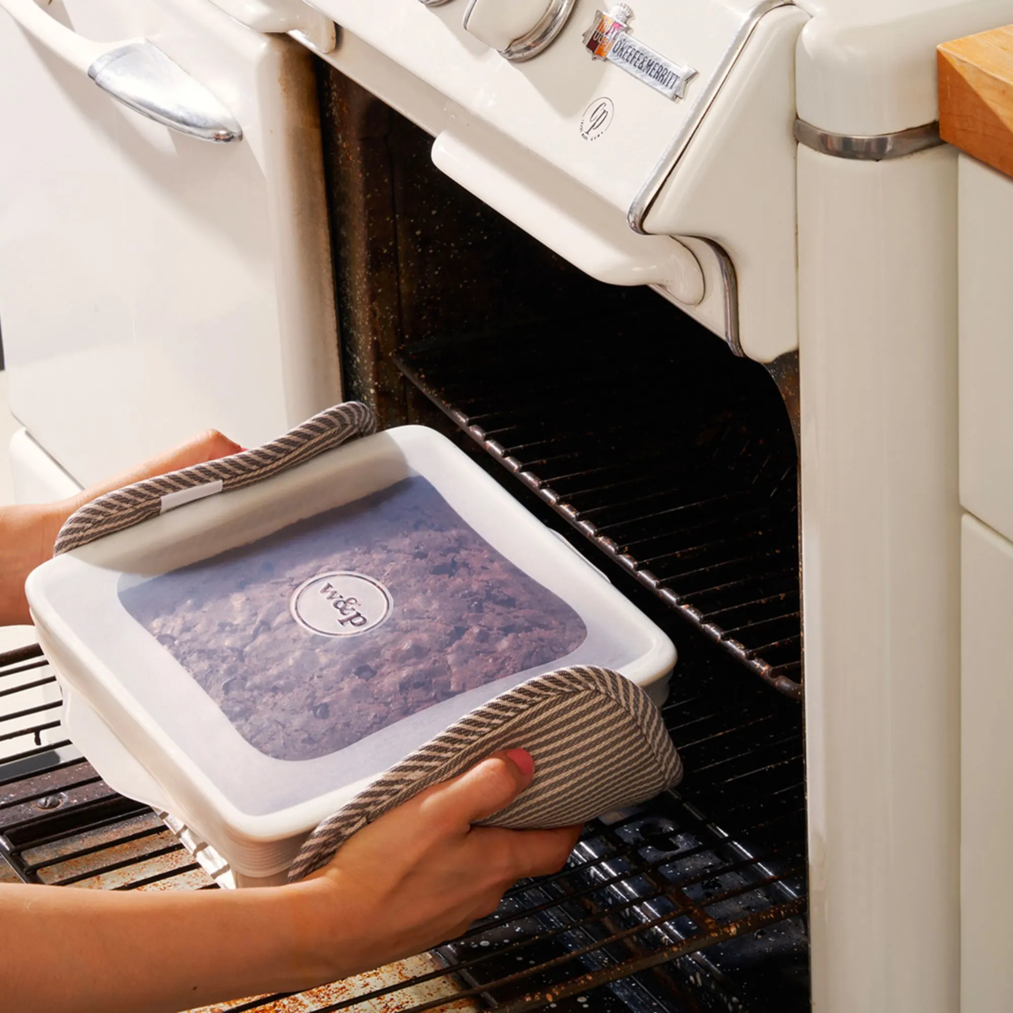 W&P Brownie Stretch Lid Set of 2 Image 2