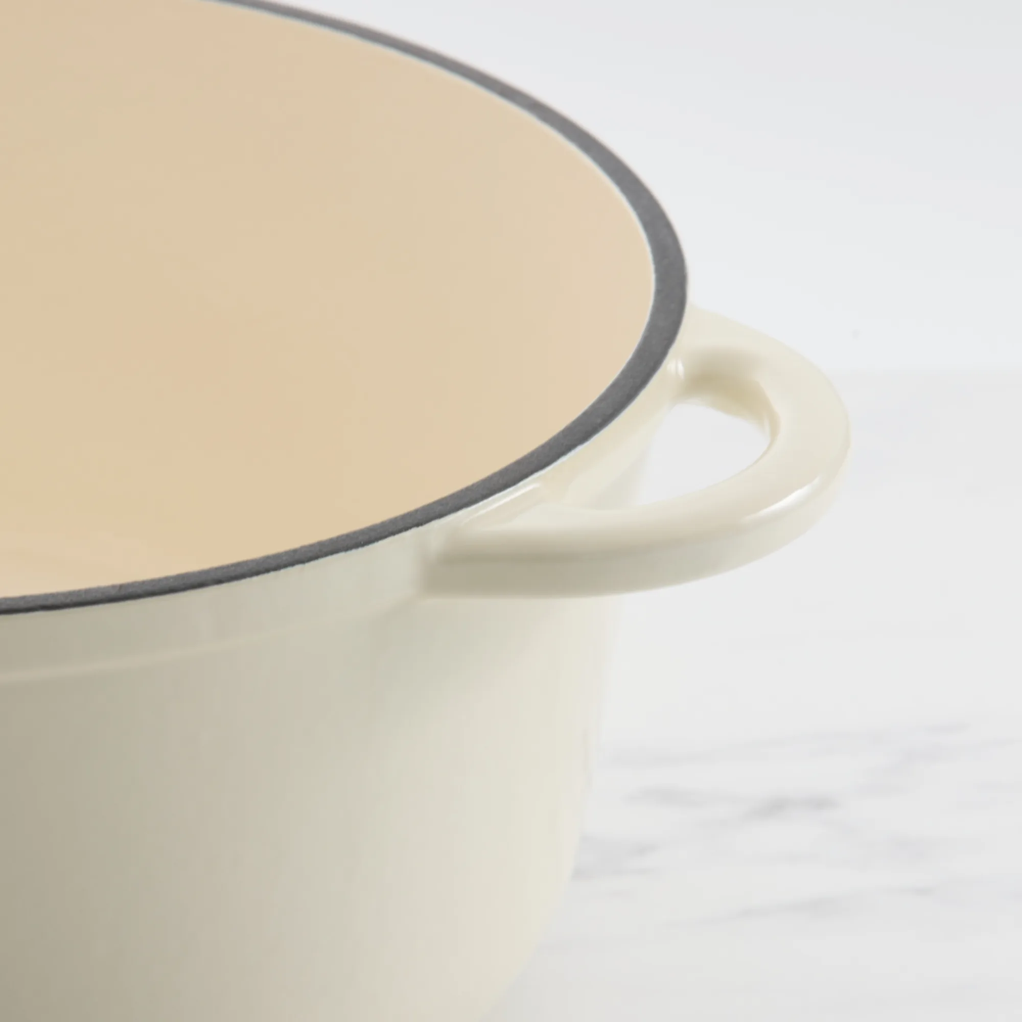 Wolstead Endure Round Enamel Cast Iron Casserole 28cm - 5.9L Ivory Image 3