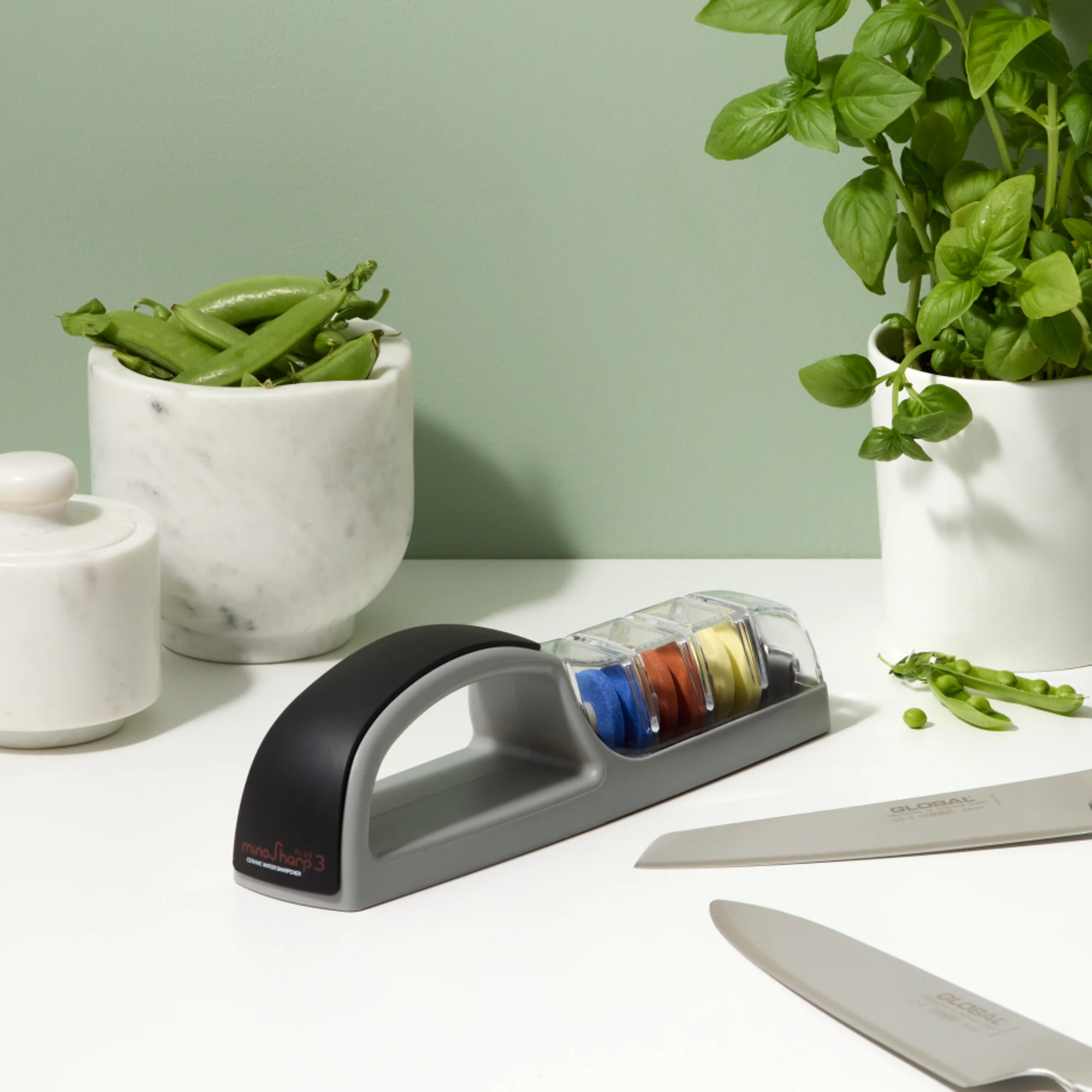 Global MinoSharp 3 Stage Ceramic Water Sharpener Image 2