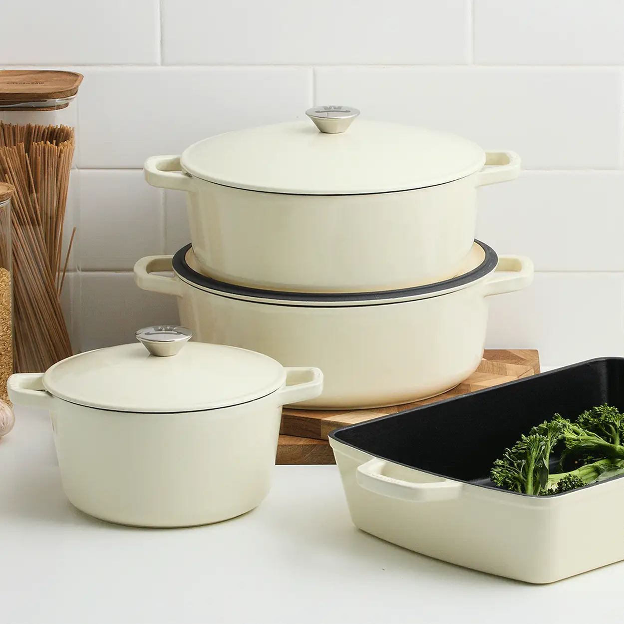 Wolstead Endure+ Enamel Cast Iron Frypan 25cm Ivory Image 6
