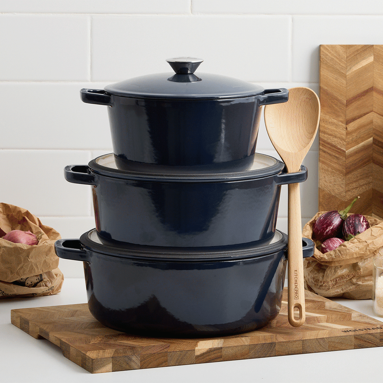 Wolstead Endure+ Enamel Cast Iron Shallow Casserole 30cm - 3.5L Navy Image 6